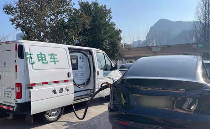 东营区汽车搭电